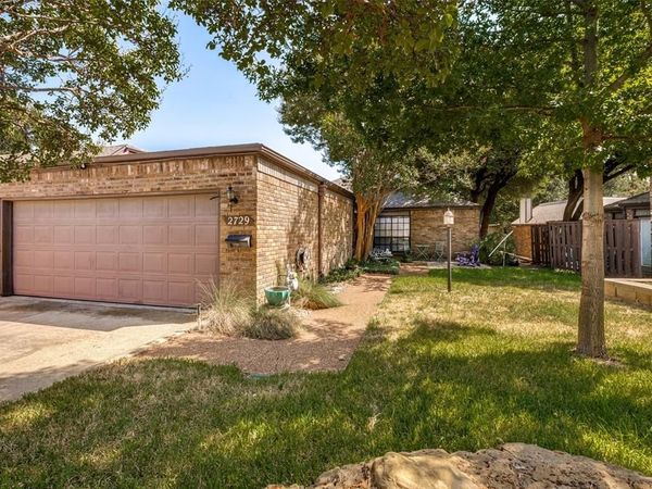 2729 Fairway Park Street, Grand Prairie, TX 75050