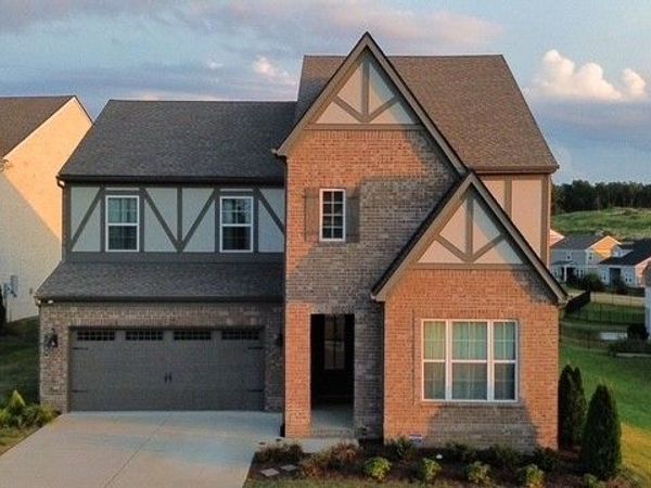 1806 Ableson Way , Columbia, TN 38401