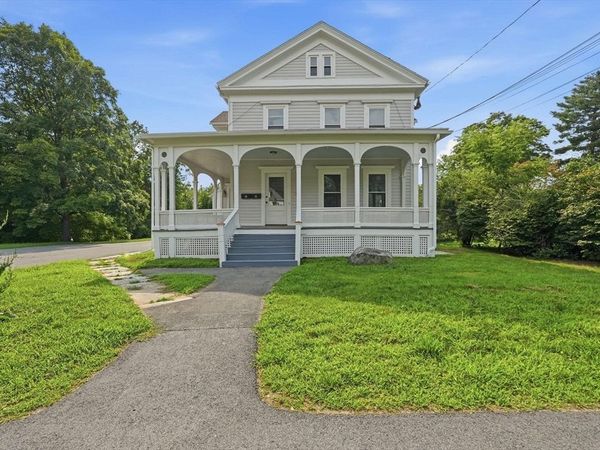 1136 N Pleasant St, Amherst, MA 01002