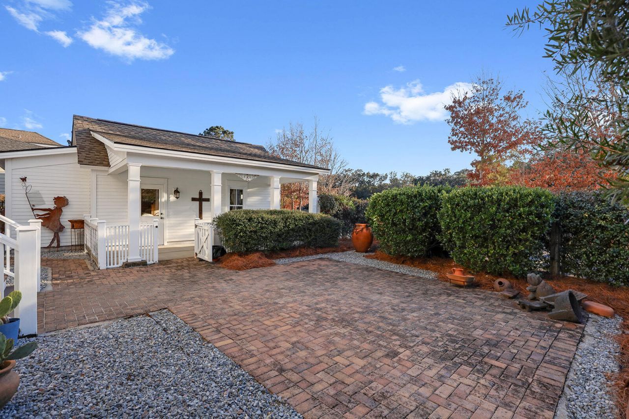 110 Great Heron Way Photo 44