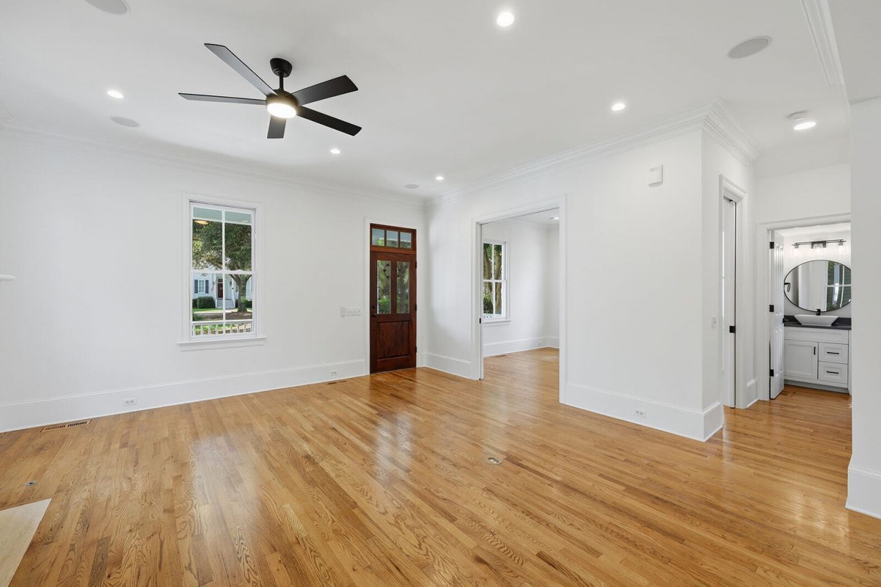 110 Great Heron Way Photo 6