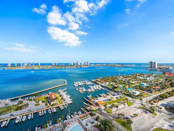 220 LAKE SHORE Drive, Unit 702, Lake Park, FL 33403