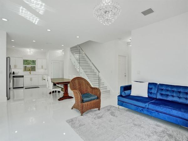 833 SW 17th Street, Fort Lauderdale, FL 33315
