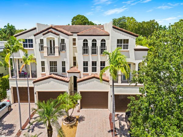 1423 NE 26th Avenue, Unit 1423, Fort Lauderdale, FL 33304
