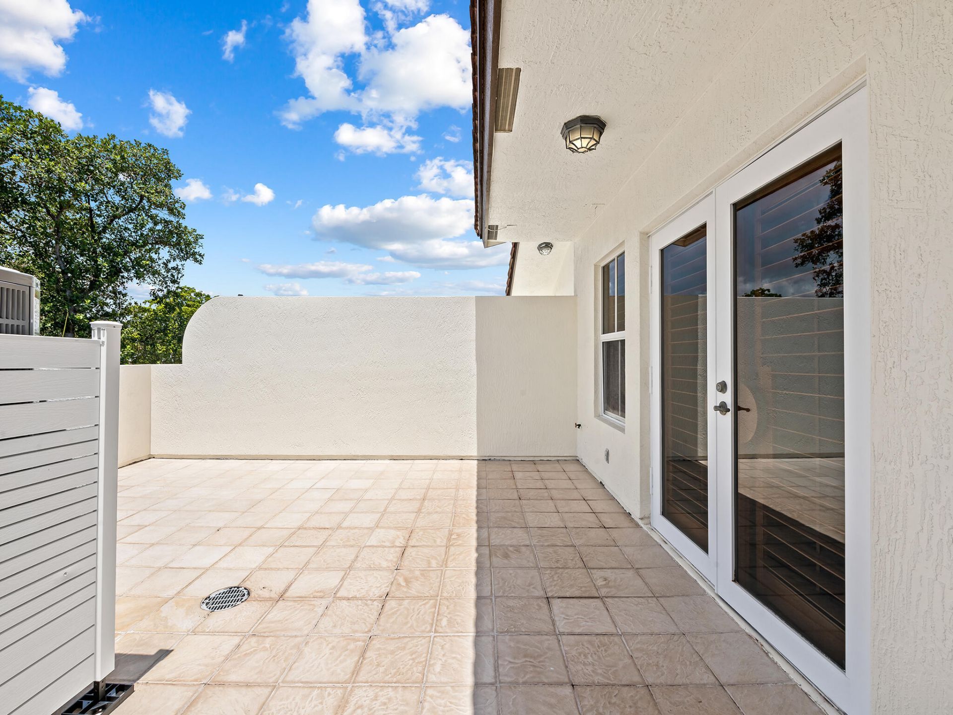 1423 NE 26th Avenue, Unit 1423, Fort Lauderdale, FL 33304 Photo