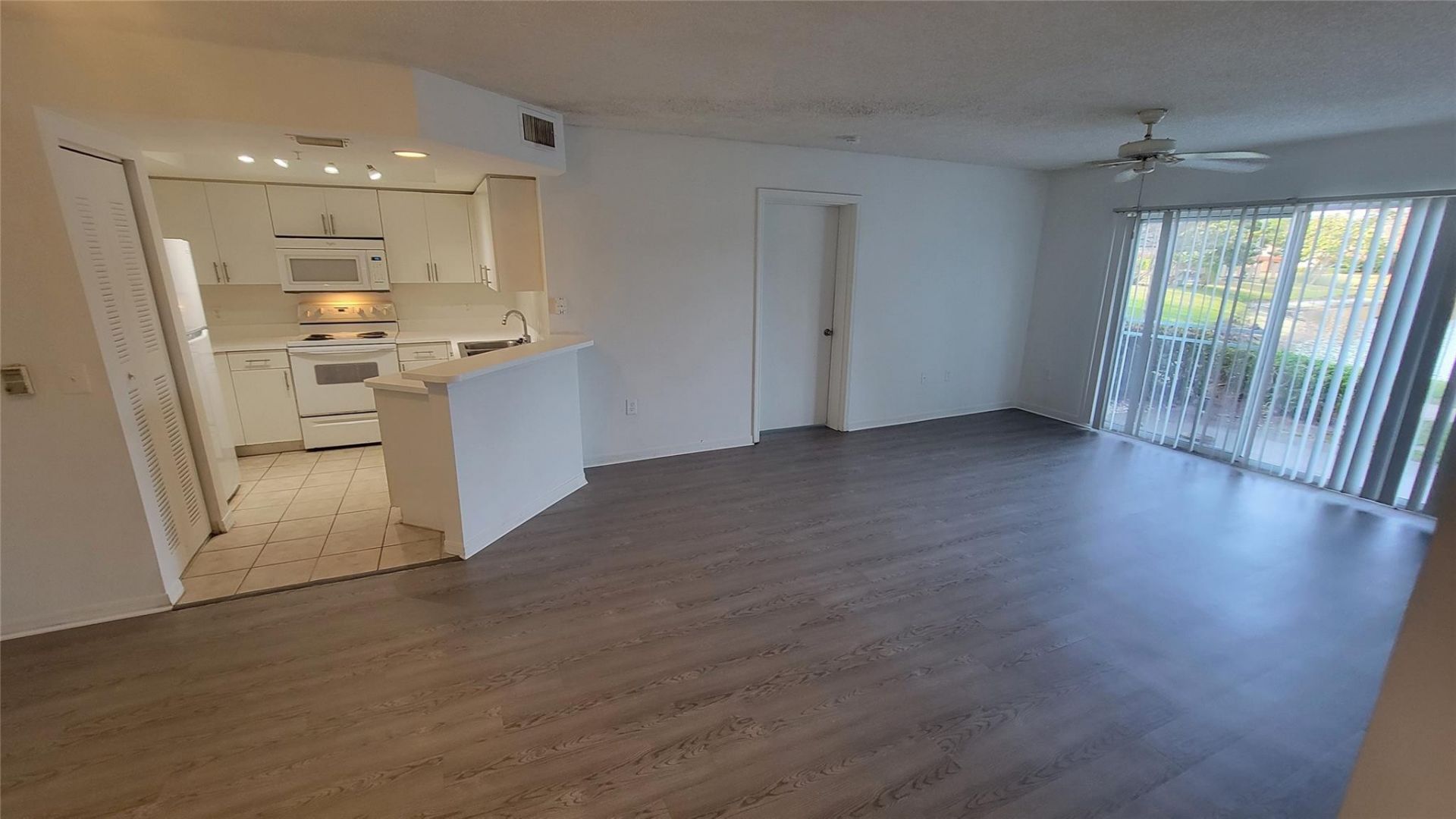 4163 N Haverhill Road, Unit 1203, West Palm Beach, FL 33417 Photo