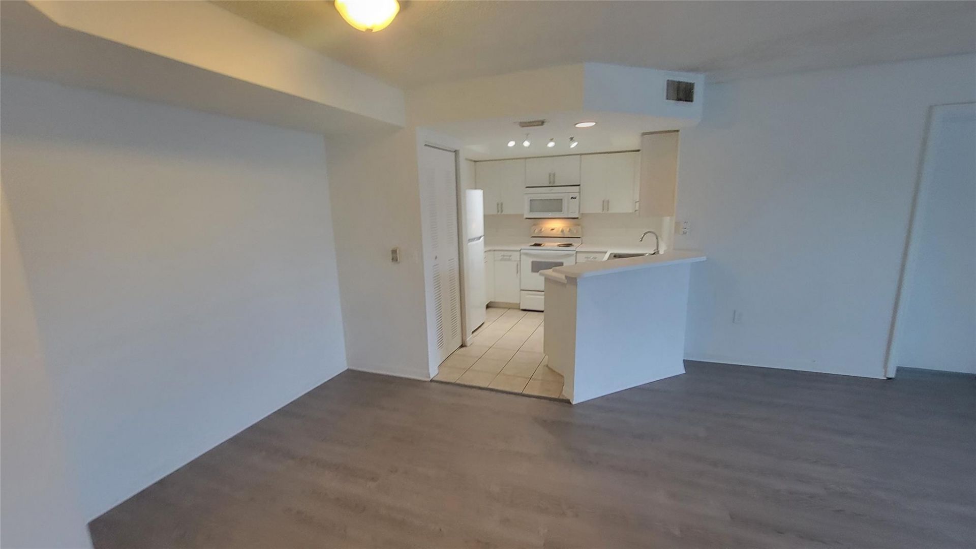4163 N Haverhill Road, Unit 1203, West Palm Beach, FL 33417 Photo