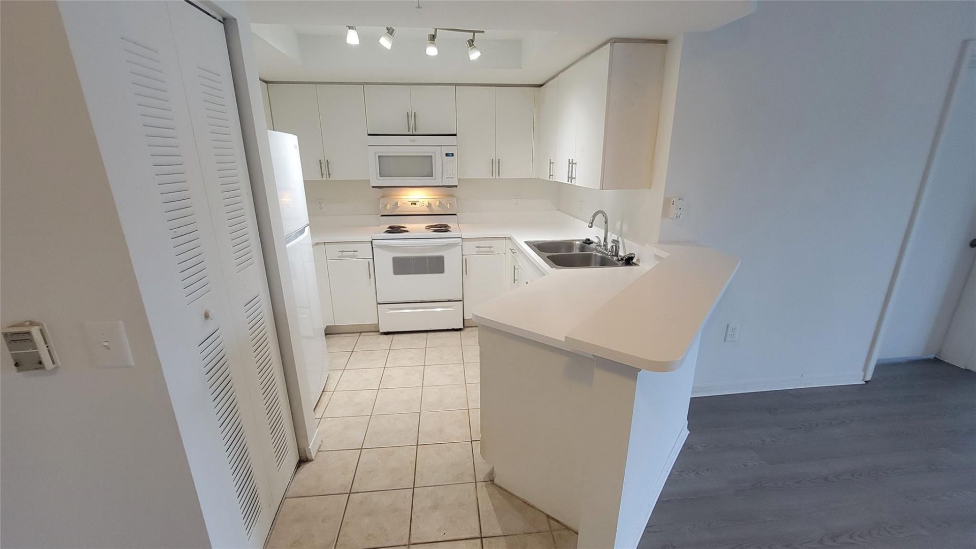4163 N Haverhill Road, Unit 1203, West Palm Beach, FL 33417 Photo