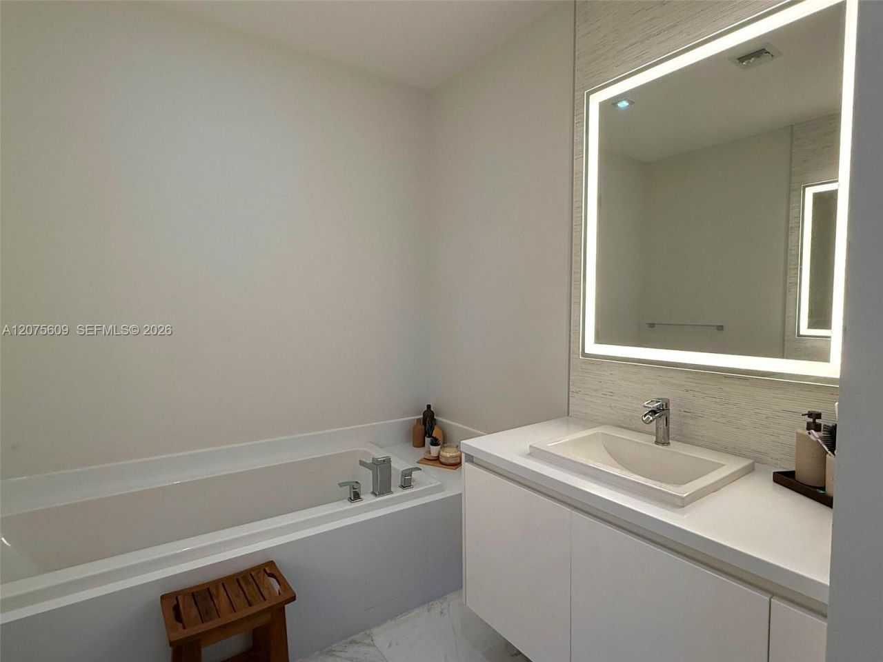 701 N Fort Lauderdale Beach Blvd, Unit 214, Fort Lauderdale, FL 33304 Photo