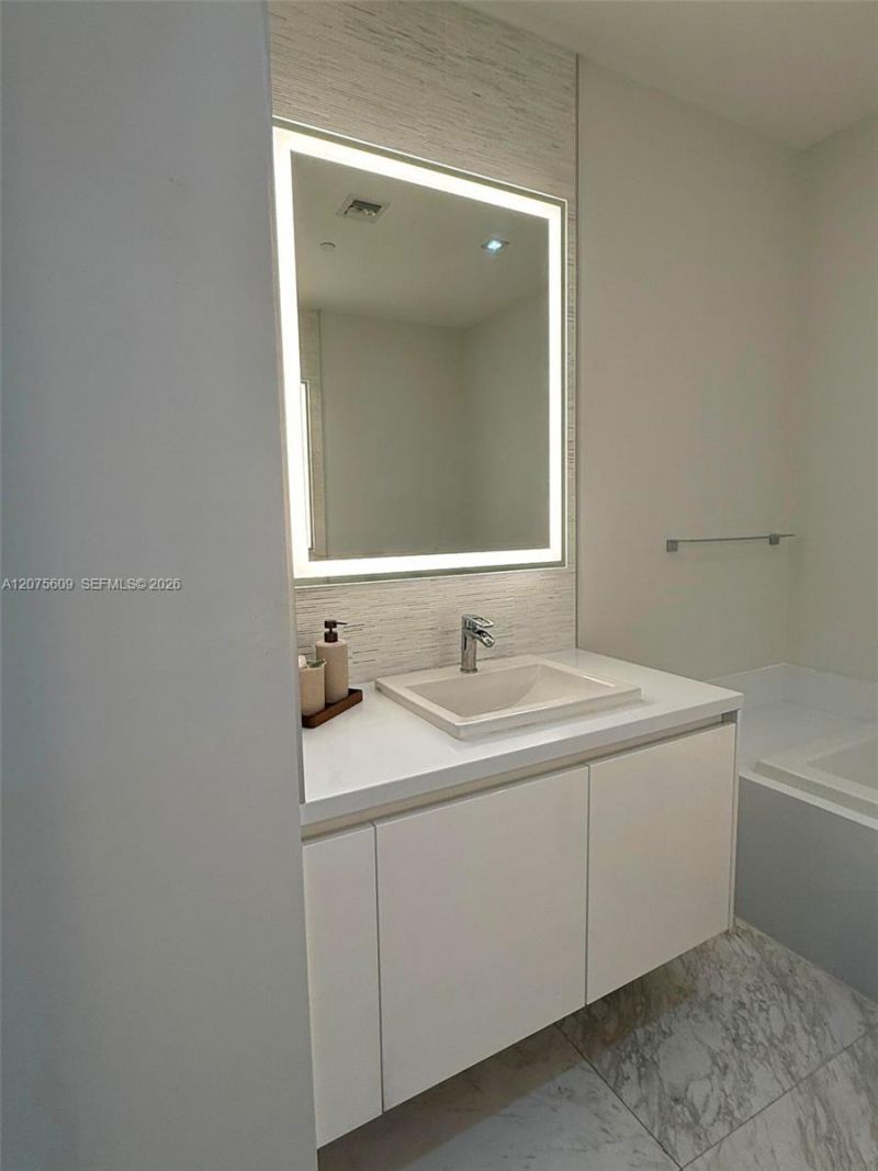 701 N Fort Lauderdale Beach Blvd, Unit 214, Fort Lauderdale, FL 33304 Photo