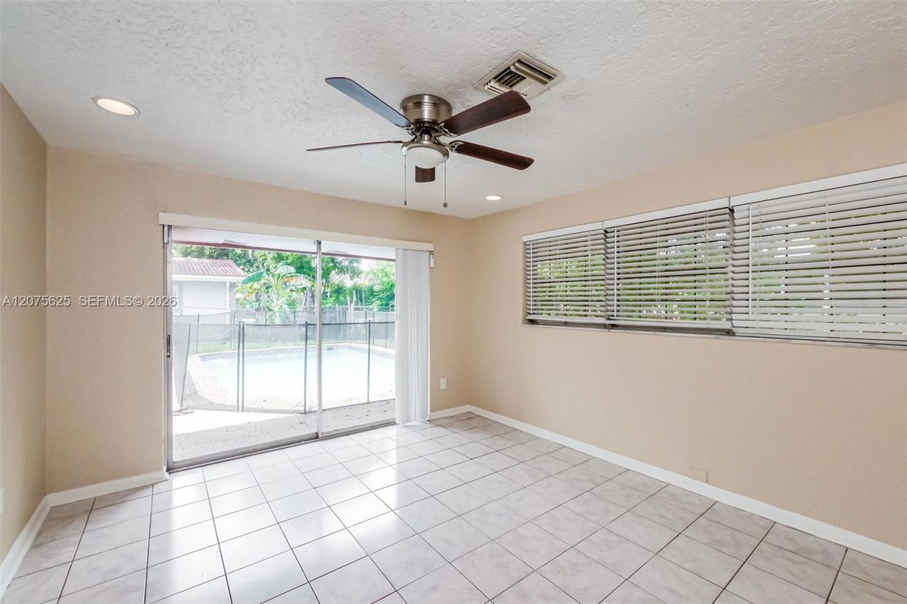 7518 NW 42nd Dr, Coral Springs, FL 33065 Photo