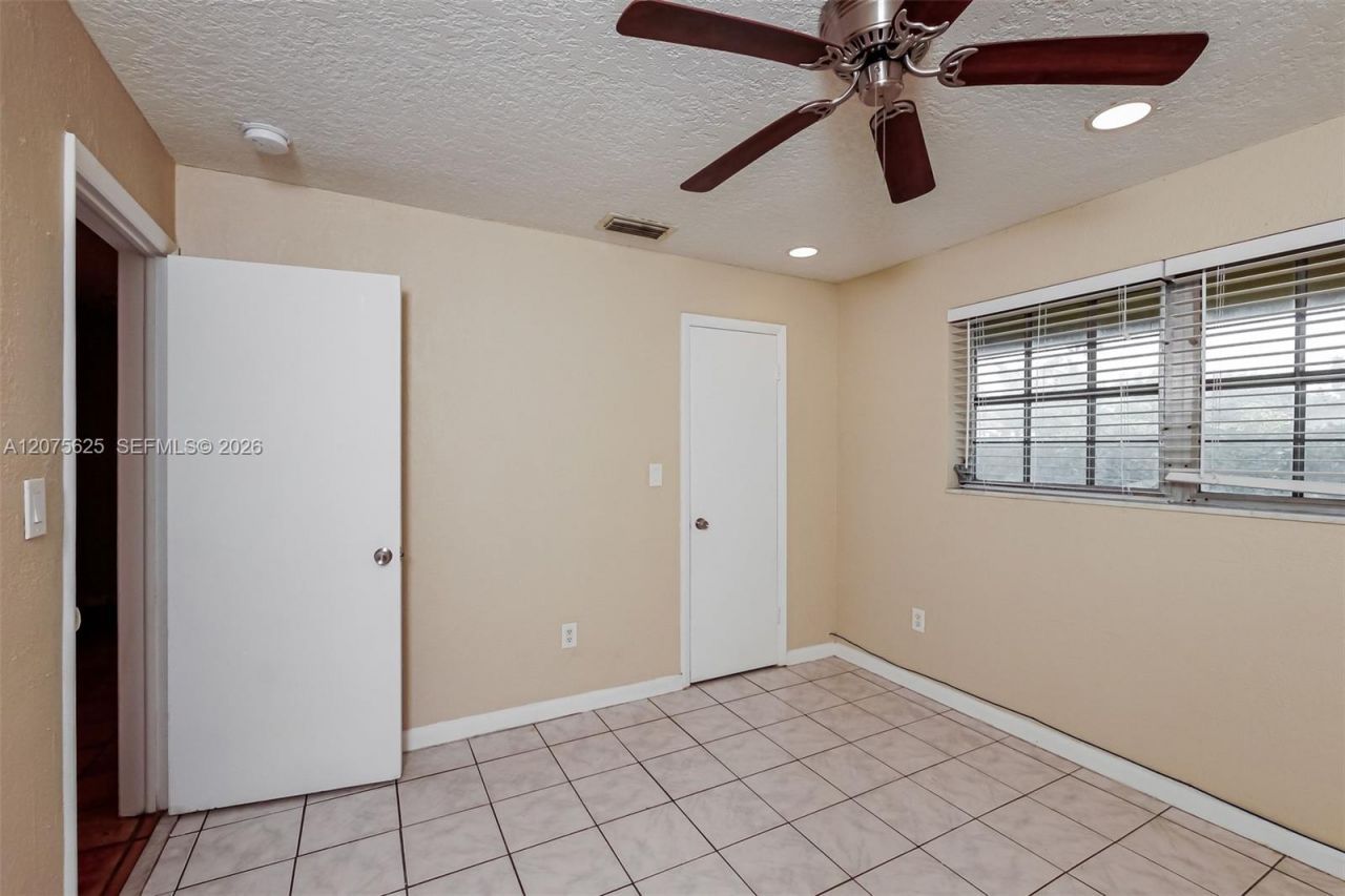 7518 NW 42nd Dr, Coral Springs, FL 33065 Photo