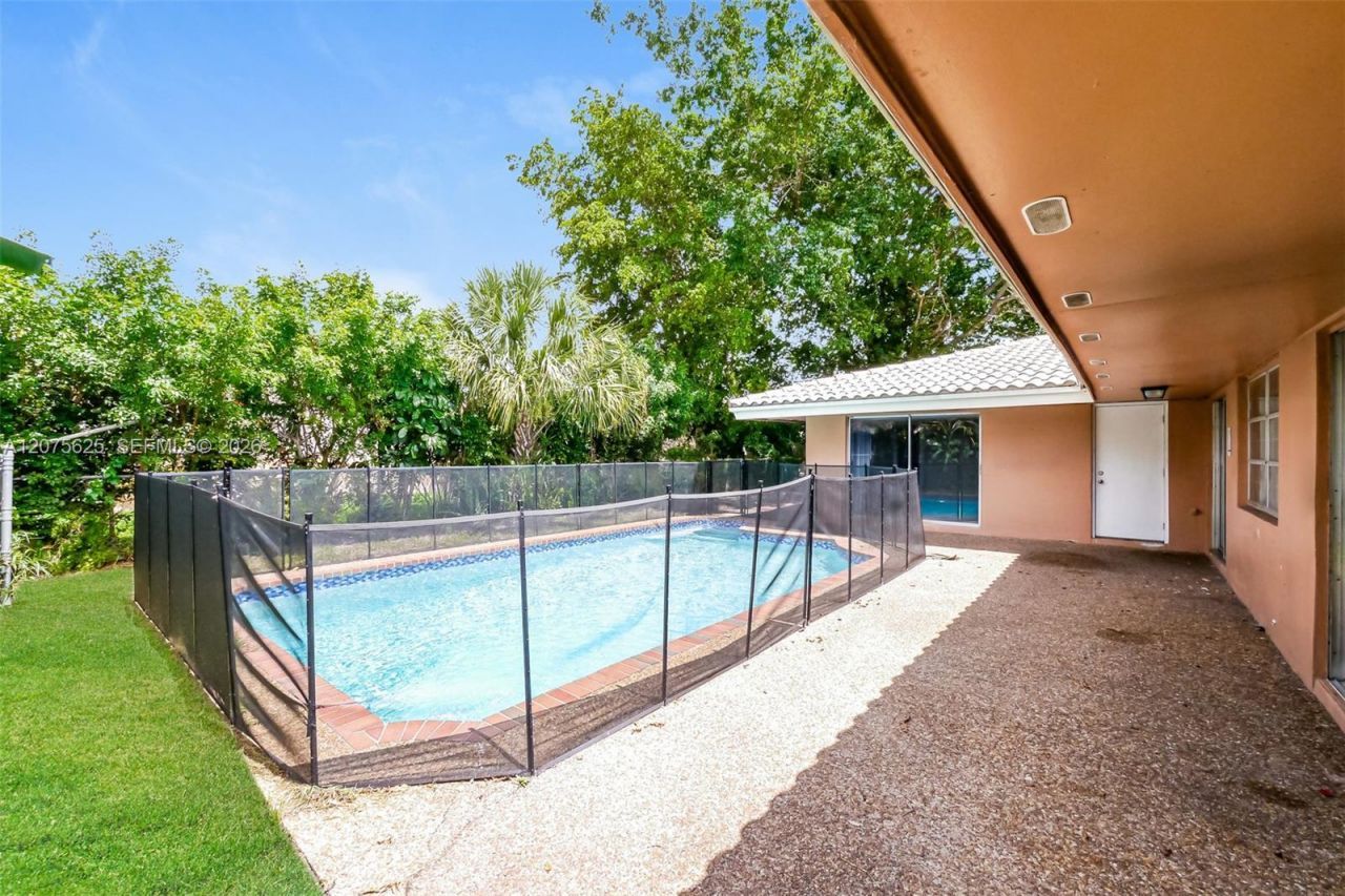 7518 NW 42nd Dr, Coral Springs, FL 33065 Photo