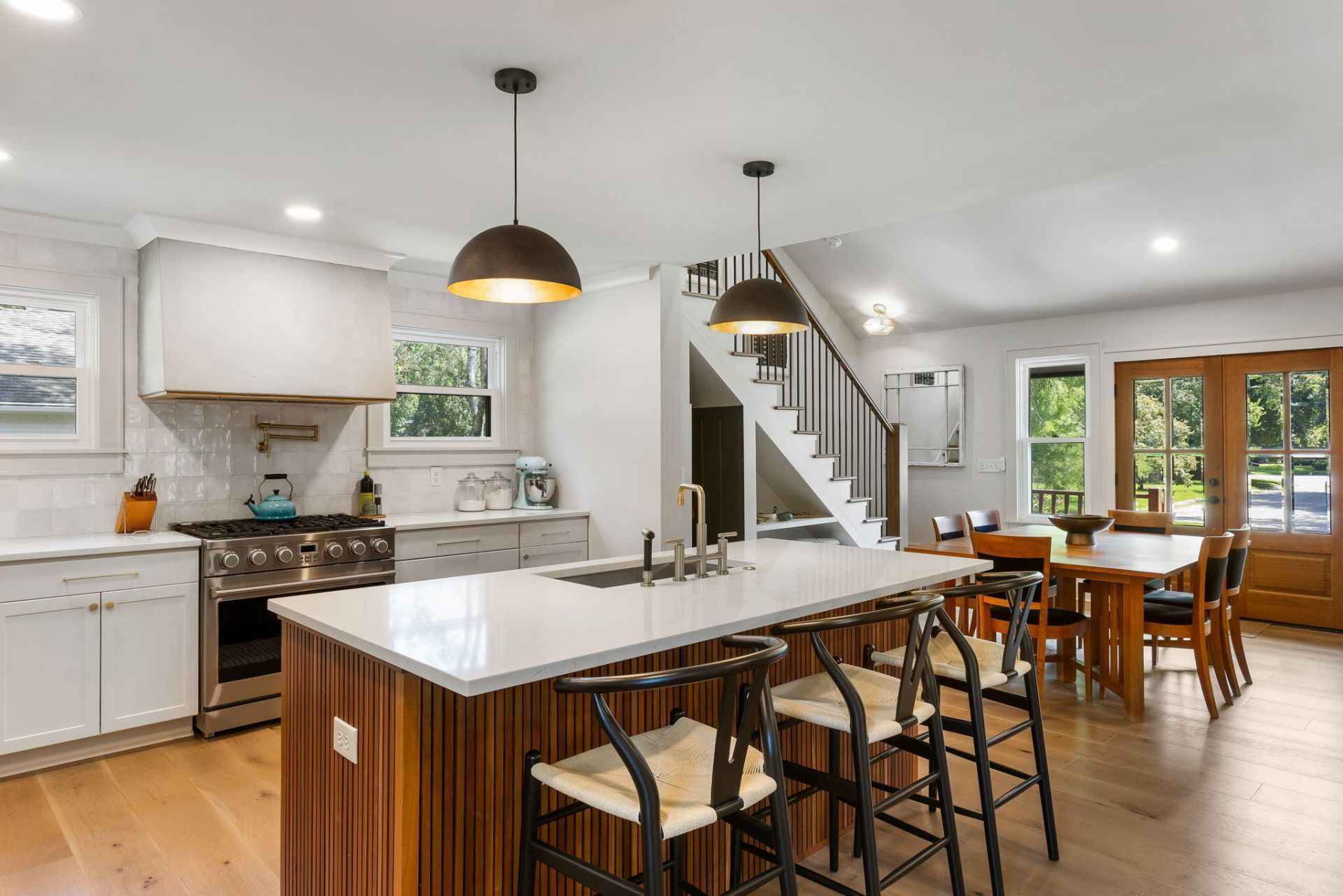 806 Law Lane Photo 4