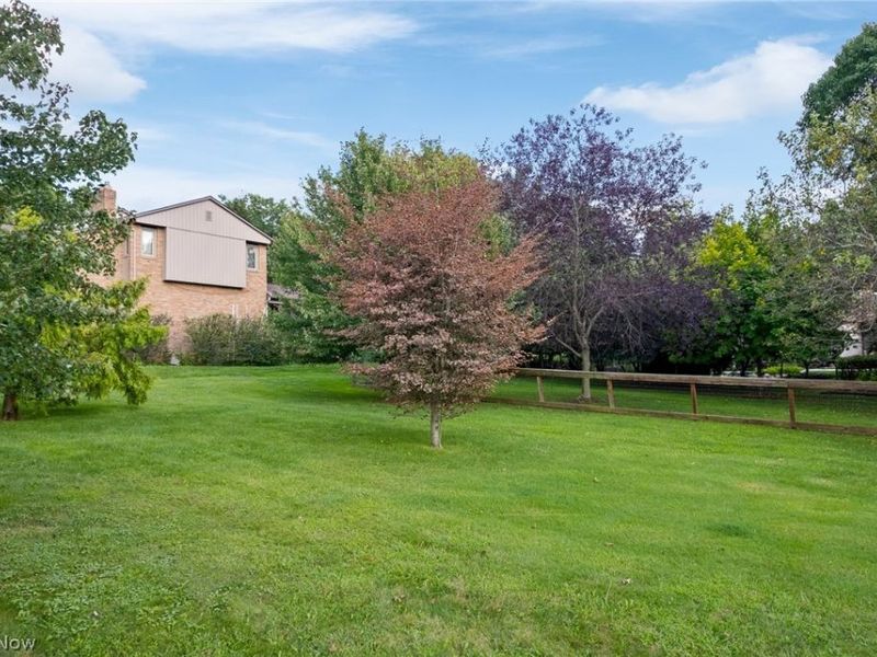 2317 Raintree Street NE, Canton, OH 44705 Photo 7