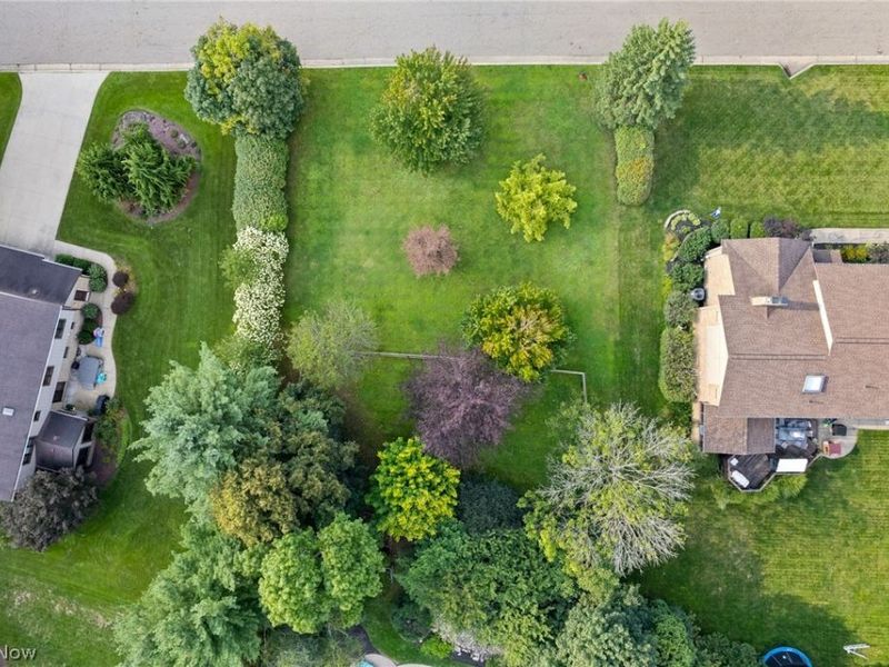 2317 Raintree Street NE, Canton, OH 44705 Photo 9
