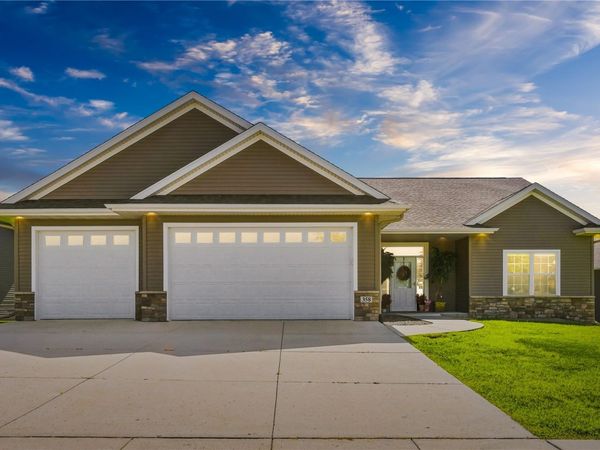 358 Eastview Ave , Marion, IA 52302