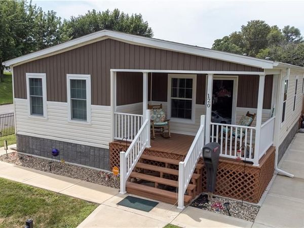 120 S 17th Street, St Joseph, MO 64501