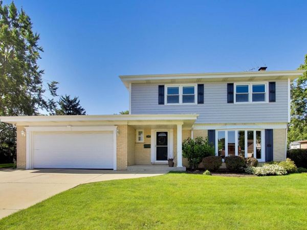 2505 E Mayfair Road , Arlington Heights, IL 60004