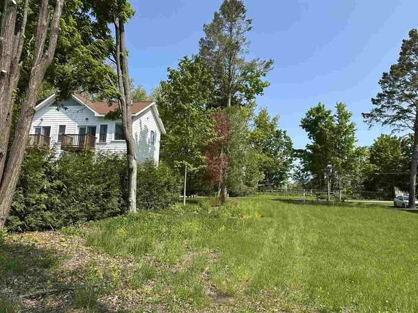 443 W Summit Street, Harbor Springs, MI 49740