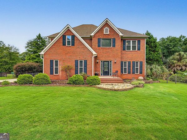140 Farr Lake Drive, Tyrone, GA 30290