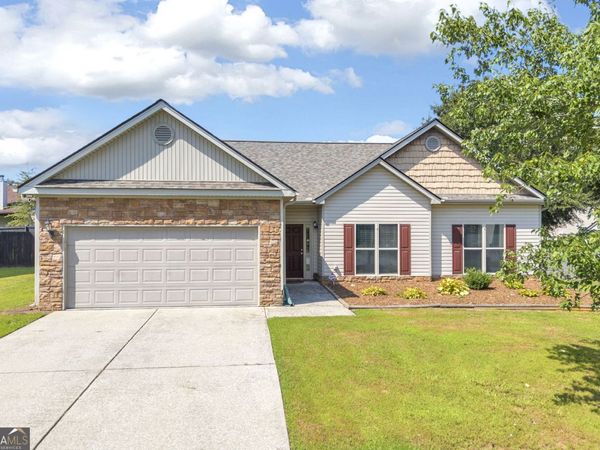 1412 Silvergate Way, Winder, GA 30680