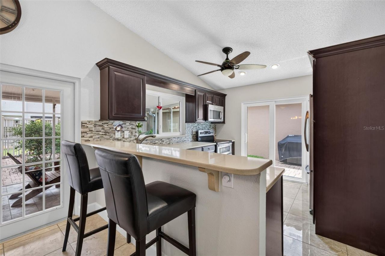 495 St Tropez Circle Ne, Saint Petersburg, FL 33703 Photo