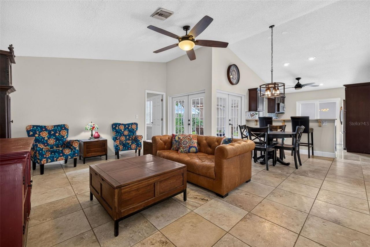 495 St Tropez Circle Ne, Saint Petersburg, FL 33703 Photo