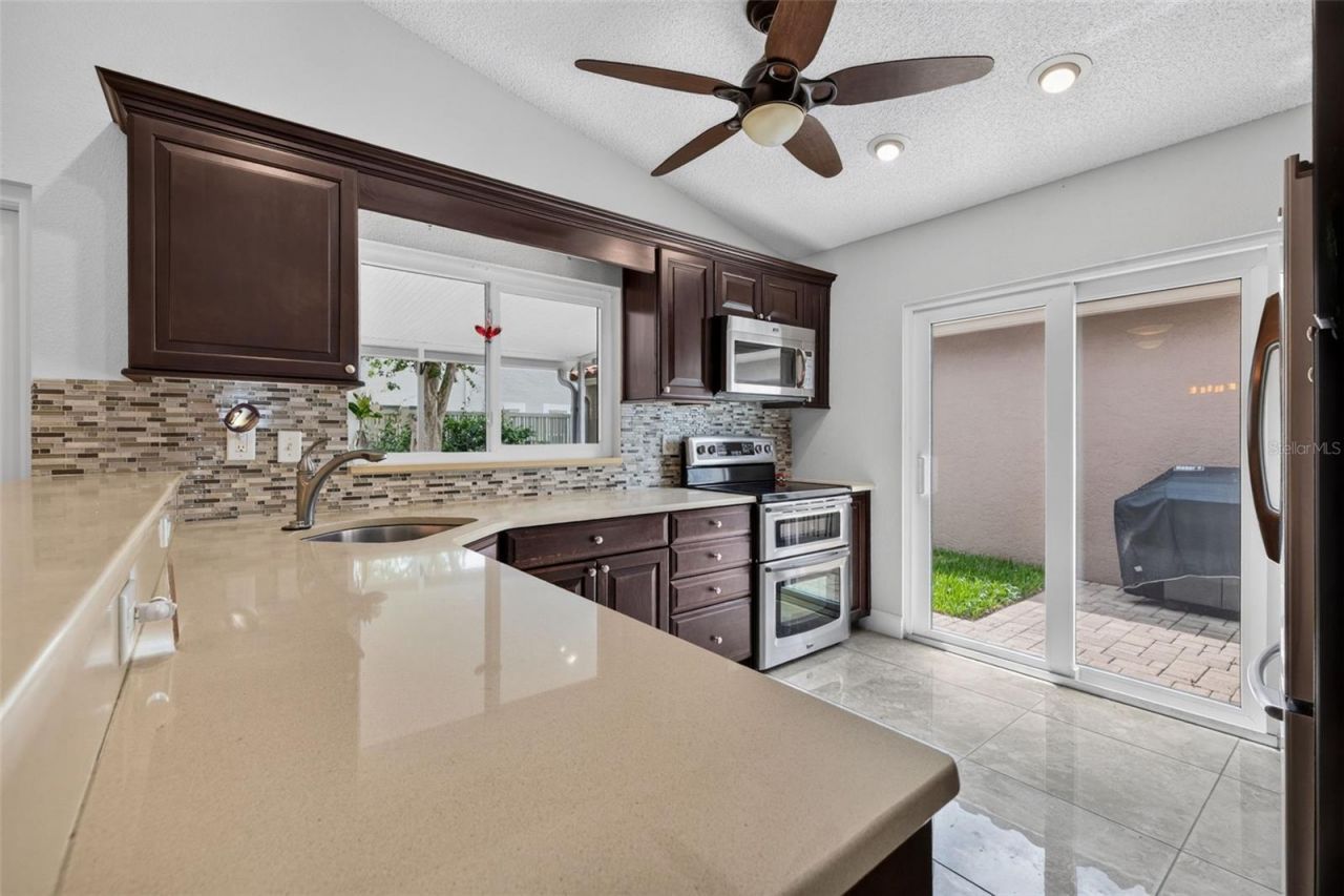 495 St Tropez Circle Ne, Saint Petersburg, FL 33703 Photo