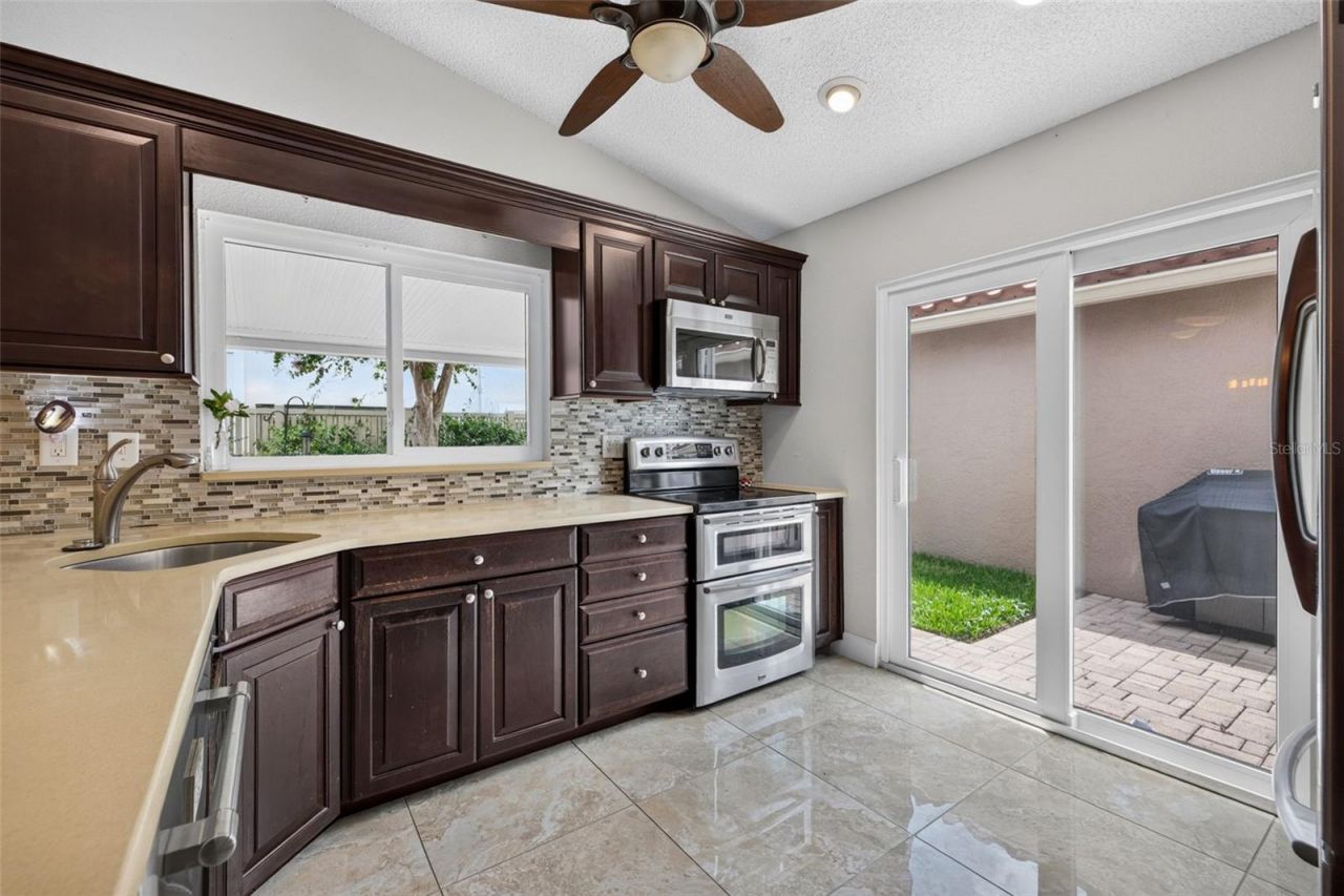 495 St Tropez Circle Ne, Saint Petersburg, FL 33703 Photo