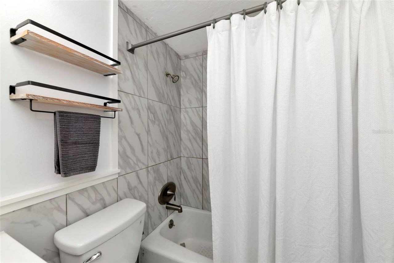 2951 Edgewood Lane, Sarasota, FL 34231 Photo