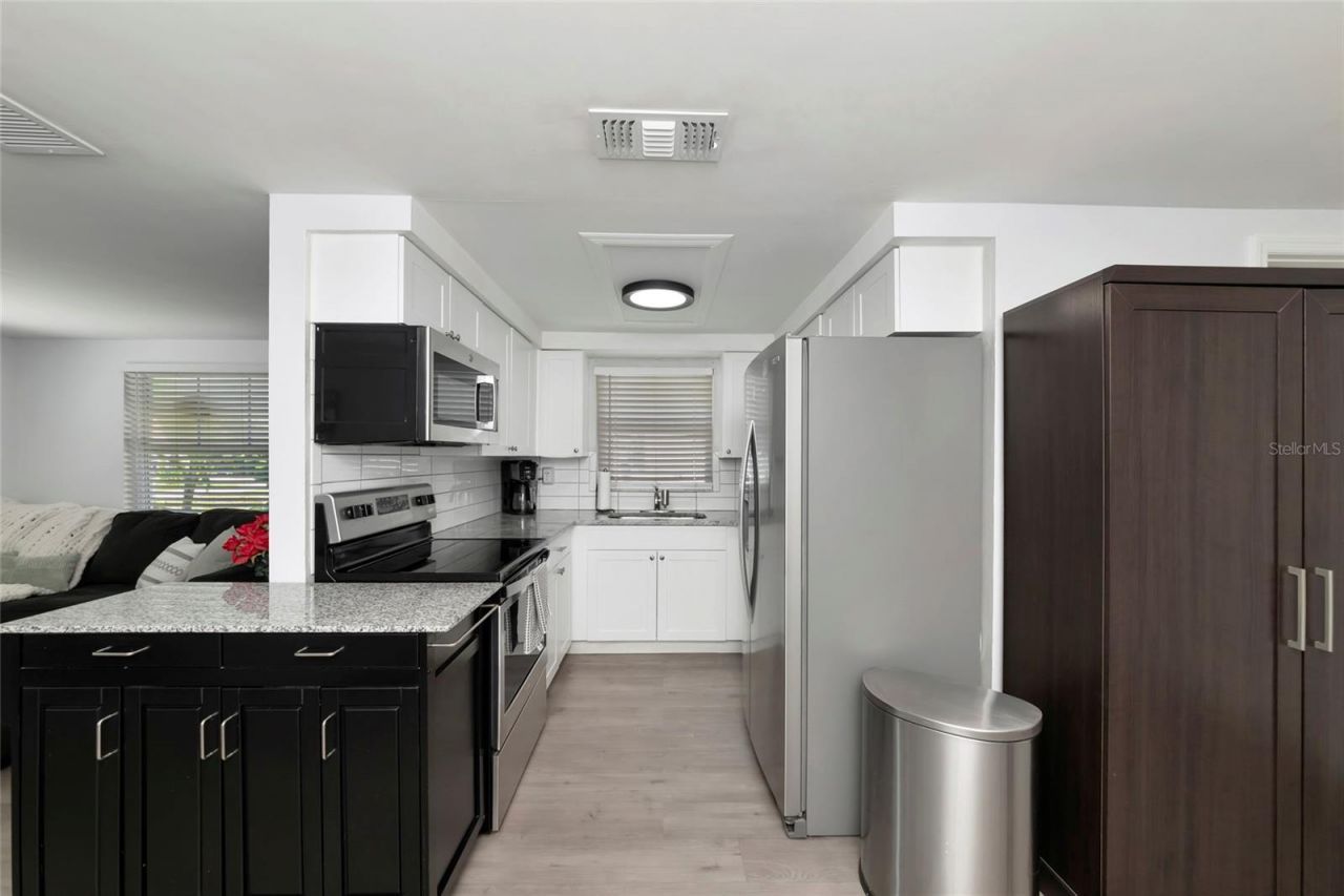 2951 Edgewood Lane, Sarasota, FL 34231 Photo