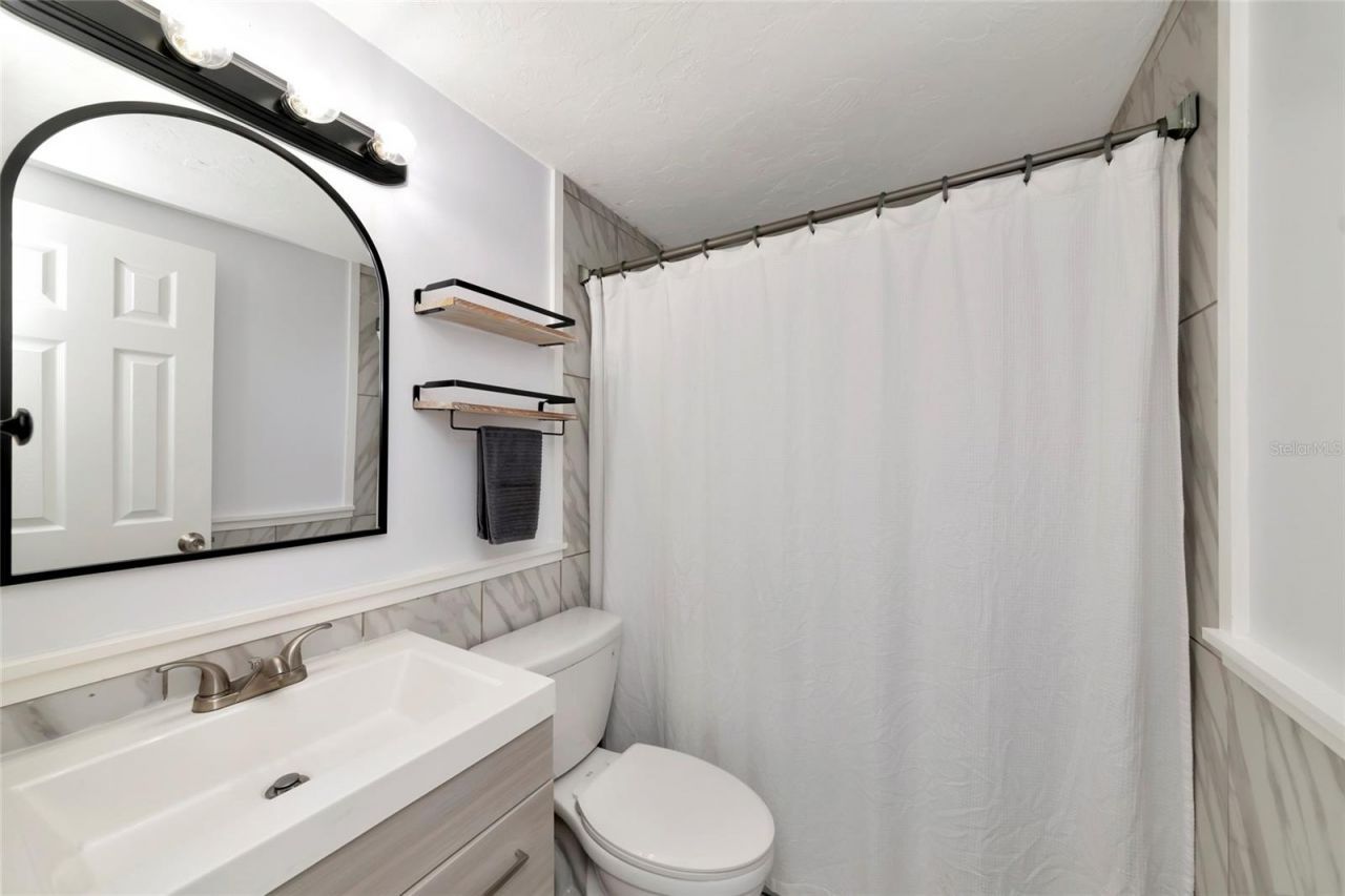 2951 Edgewood Lane, Sarasota, FL 34231 Photo