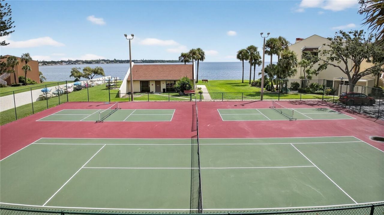 7550 Sunshine Skyway Lane S, Unit P12, Saint Petersburg, FL 33711 Photo