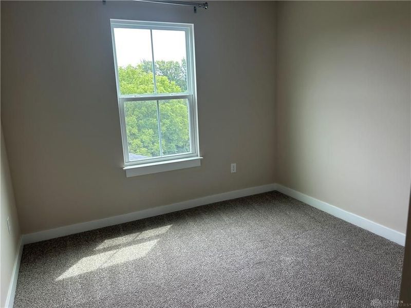 384 Warm Springs Drive, Fairborn, OH 45459 Photo 12