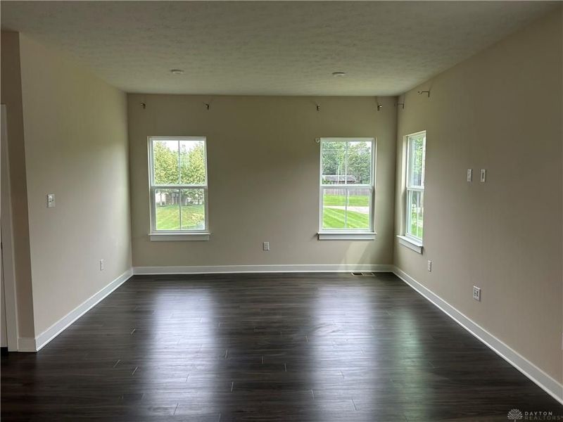 384 Warm Springs Drive, Fairborn, OH 45459 Photo 5