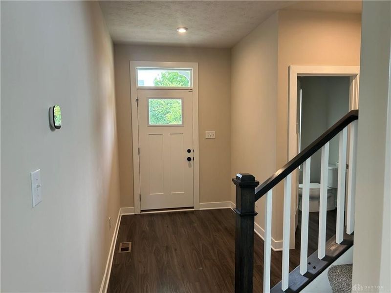 384 Warm Springs Drive, Fairborn, OH 45459 Photo 7