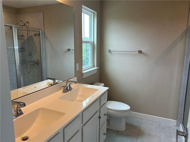 384 Warm Springs Drive, Fairborn, OH 45459 Photo 8