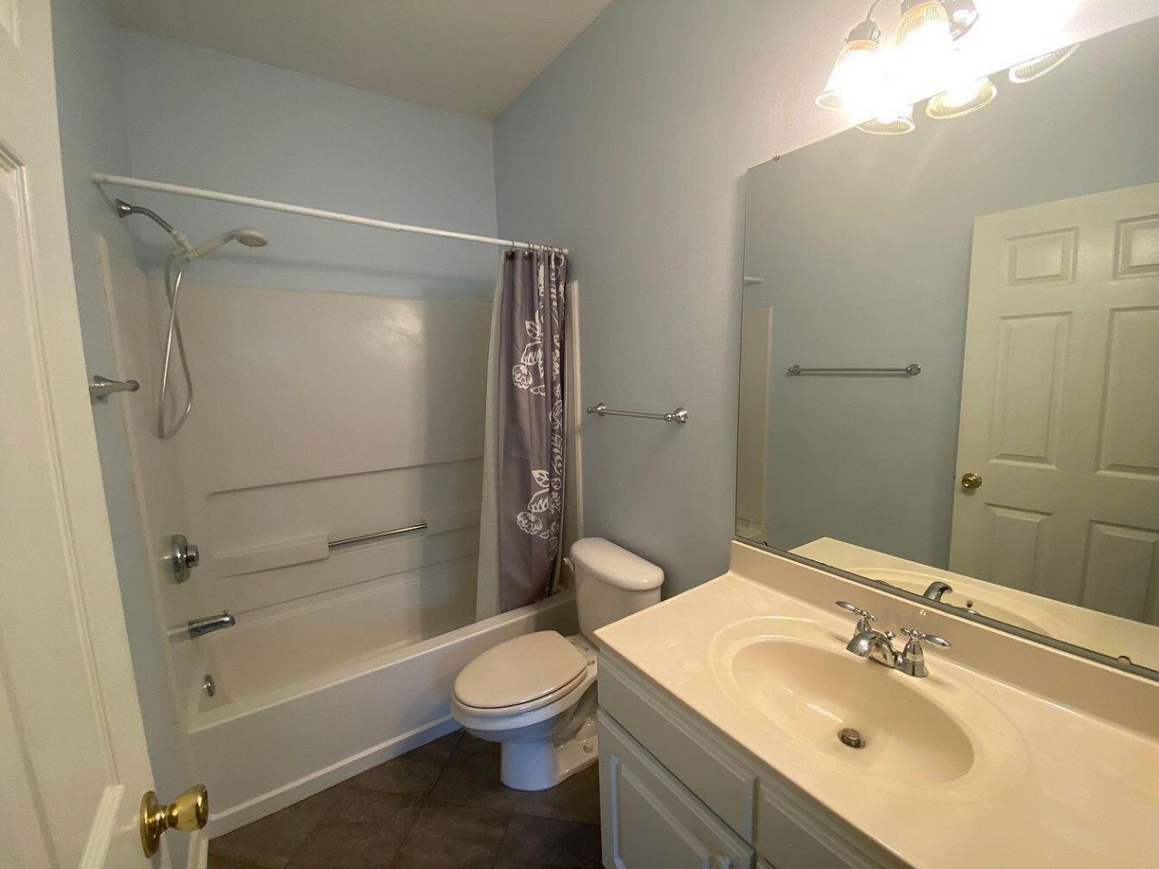 1525 Cambridge Lakes Drive Photo 8