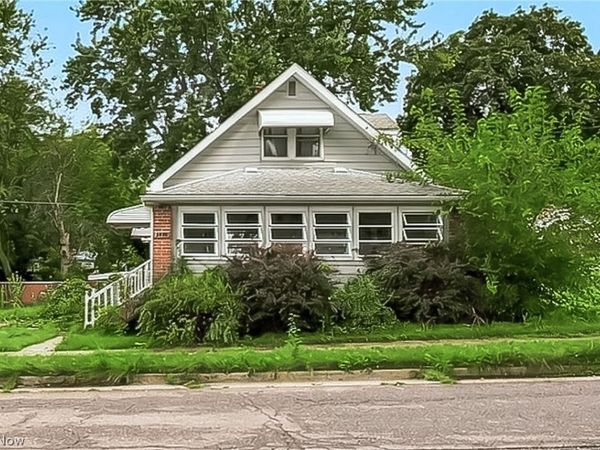 1815 Daniels Avenue , Akron, OH 44312