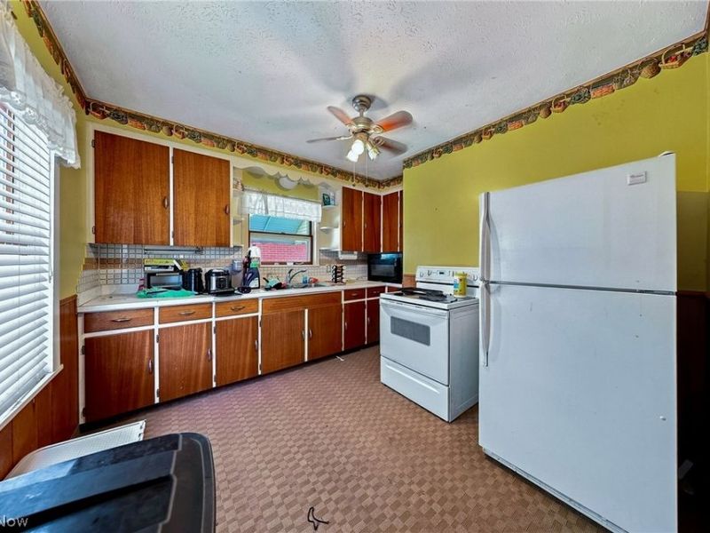 1815 Daniels Avenue , Akron, OH 44312 Photo 10