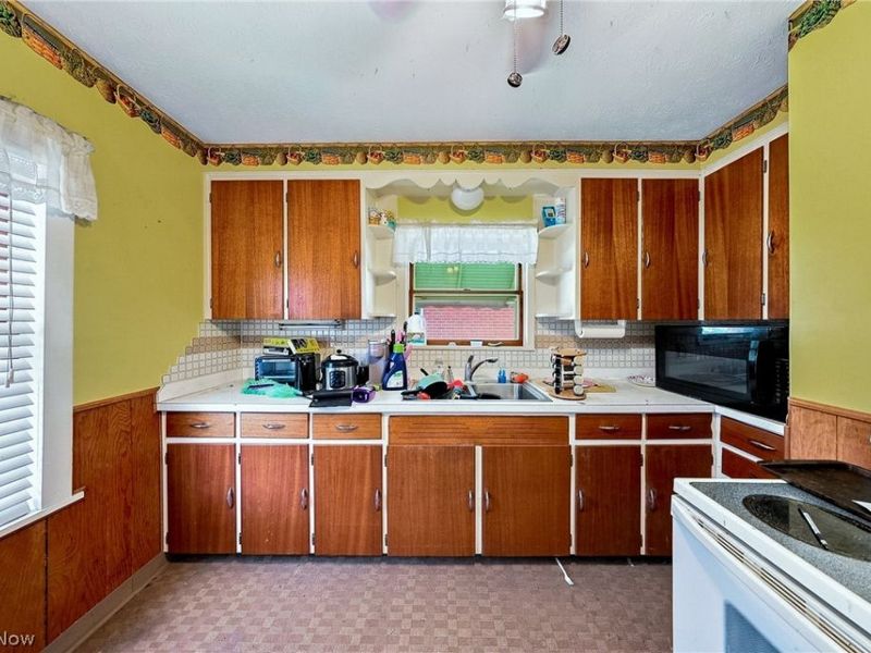 1815 Daniels Avenue , Akron, OH 44312 Photo 9