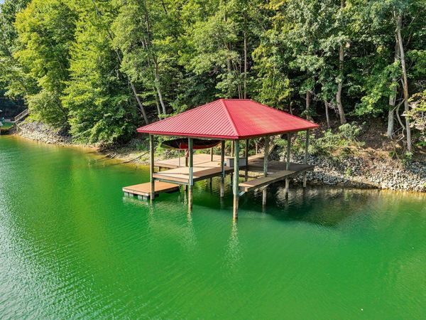 8389 BURNT CHIMNEY RD, Wirtz, VA 24184