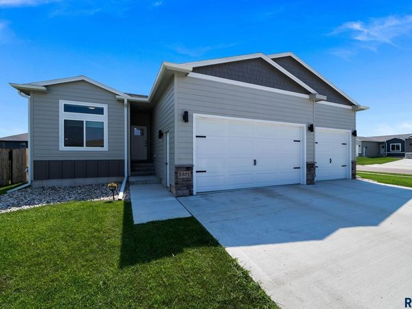 5301 E Lumin St, Sioux Falls, SD 57108