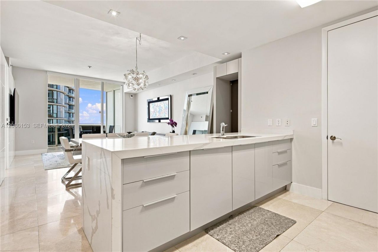 15811 Collins Ave , Unit 2802, Sunny Isles Beach, FL 33160 Photo