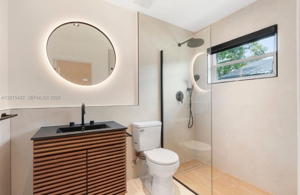 309 SE 3rd Ave , Unit 309, Hallandale Beach, FL 33009 Photo