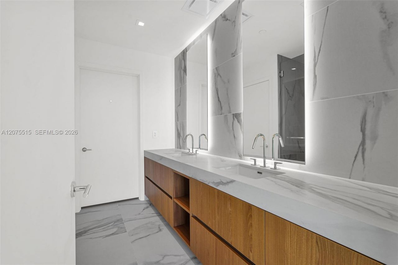 1400 Biscayne Blvd , Unit 1706, Miami, FL 33132 Photo