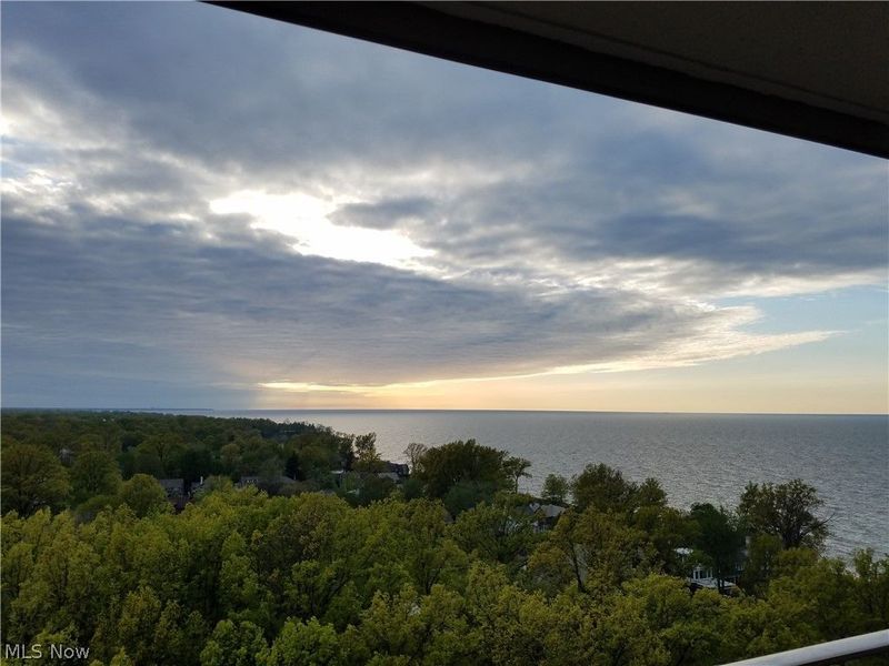 12900 Lake Avenue, Unit 1119, Lakewood, OH 44107 Photo 4