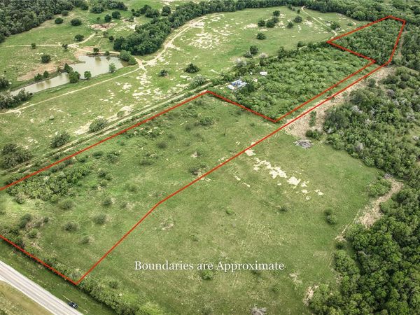 9296 Fm 713, Dale, TX 78616