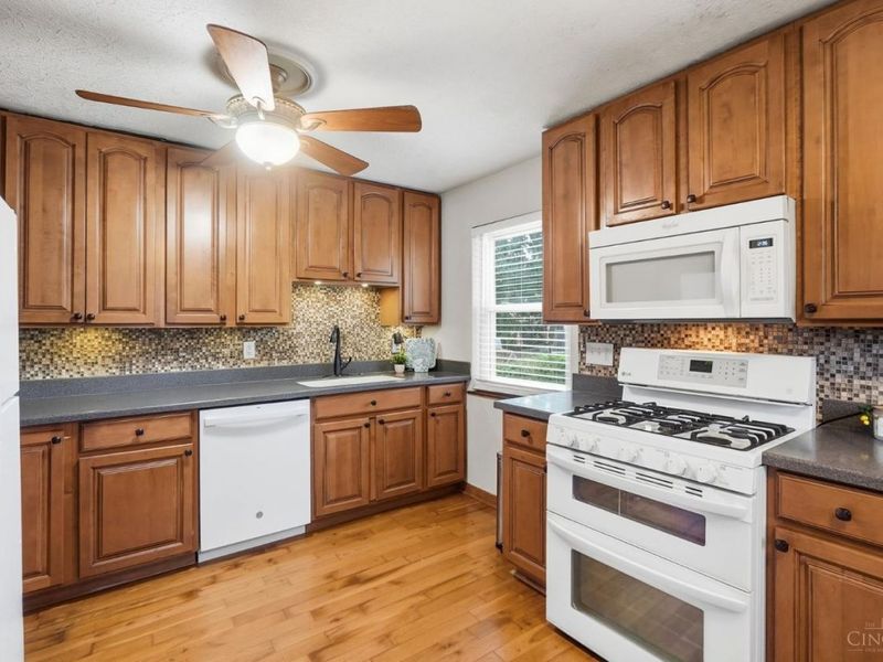 5577 Raceview Avenue, Cincinnati, OH 45248 Photo 11